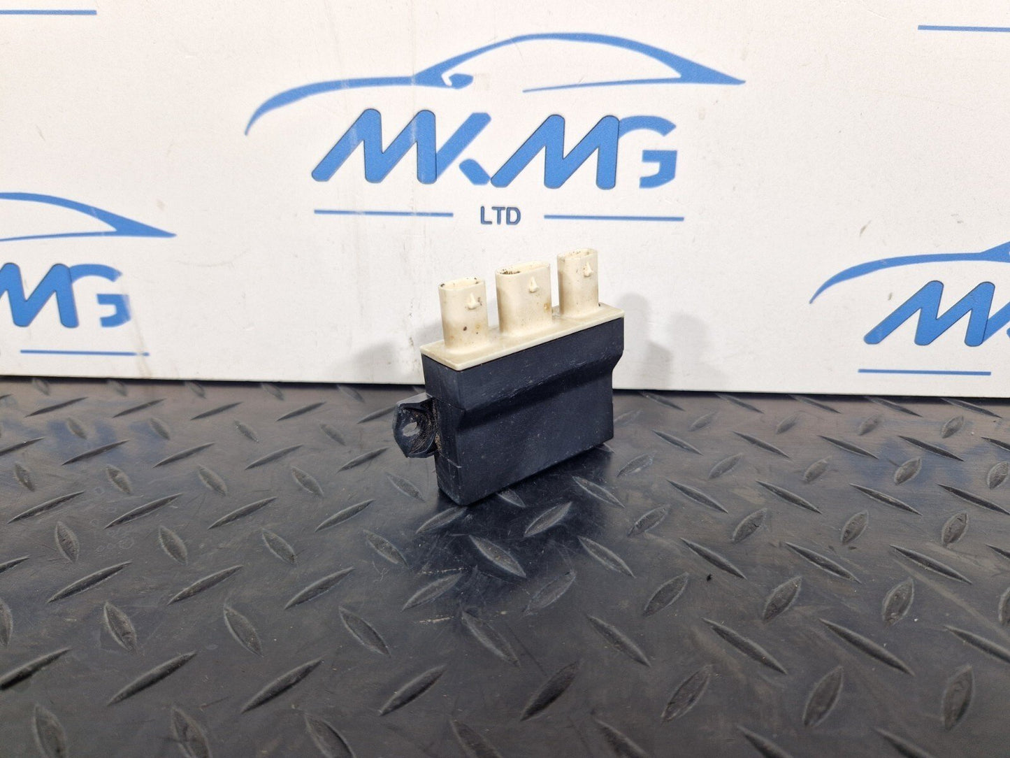 18-ON MERCEDES BENZ SPRINTER W209 REAR PARKING SENSOR ECU MODULE A2059052110