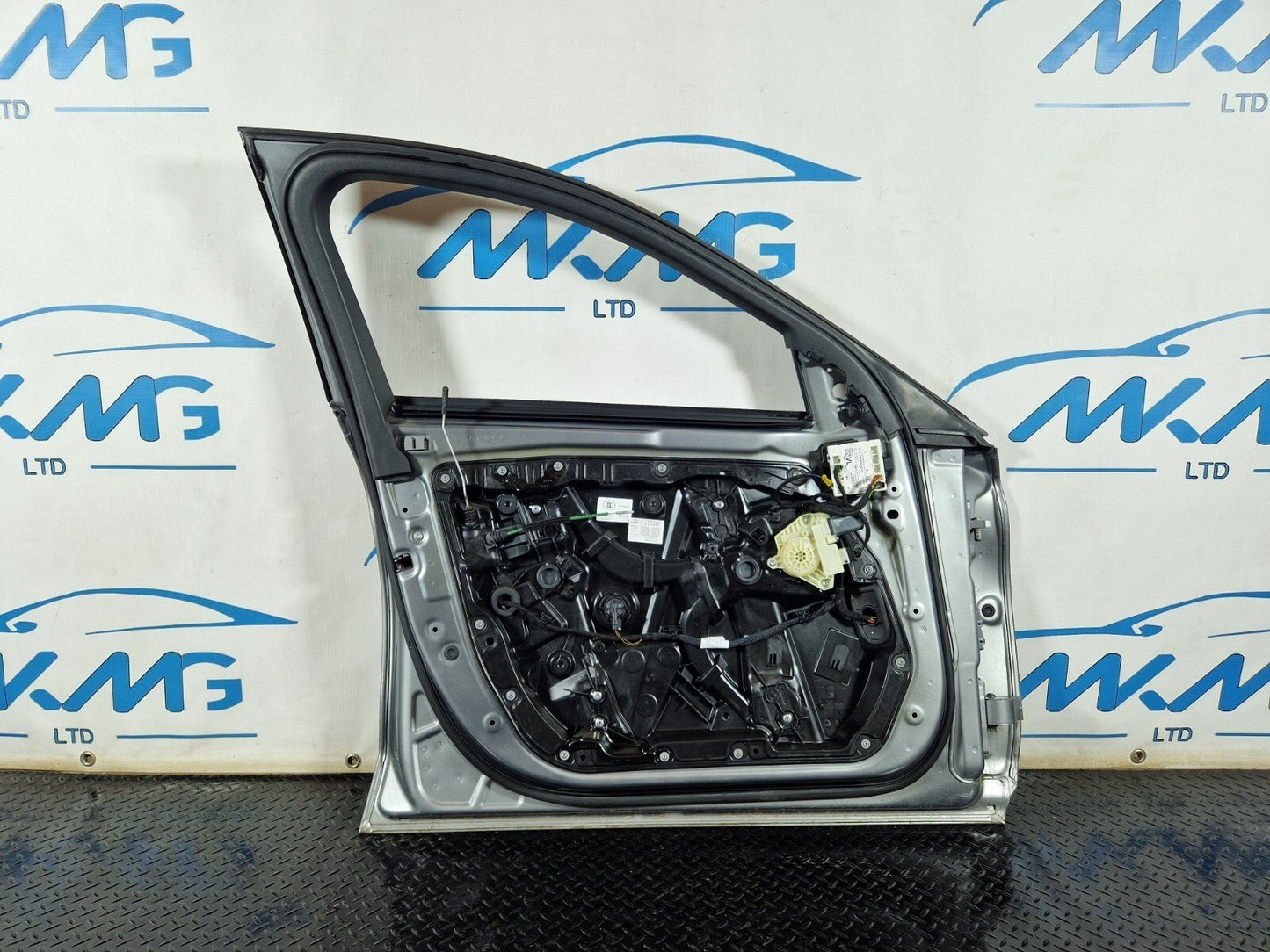14-21 MERCEDES BENZ C CLASS W205 FRONT LEFT N/S/F COMPLETE DOOR SILVER 792