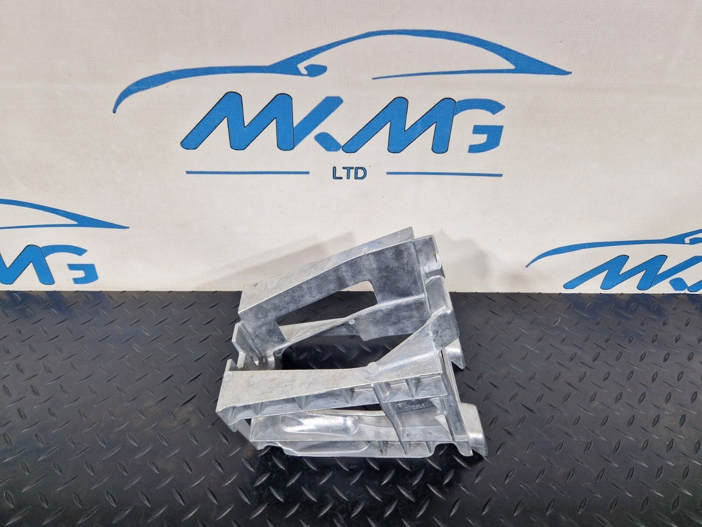 14-21 BMW 2 SERIES GRAN TOURER F45 F46 CENTRE CONSOLE BRACKET REAR 9274404