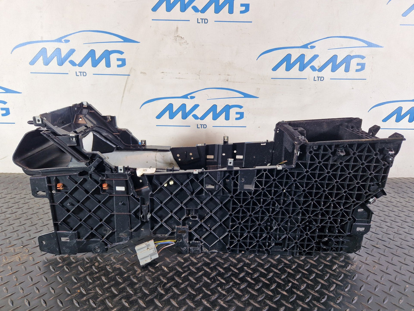 Land Rover Range Rover Evoque L538 Center Console Base GJ32045J40AA GJ3219E766AB
