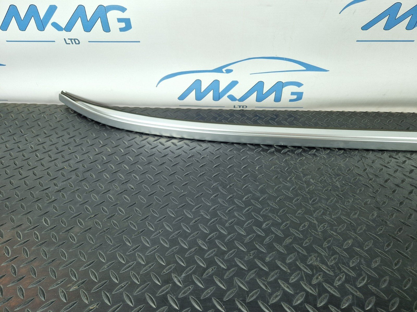 16-22 BMW X1 F48 GENUINE RIGHT DRIVER O/S ROOF RAIL TRIM 7356434