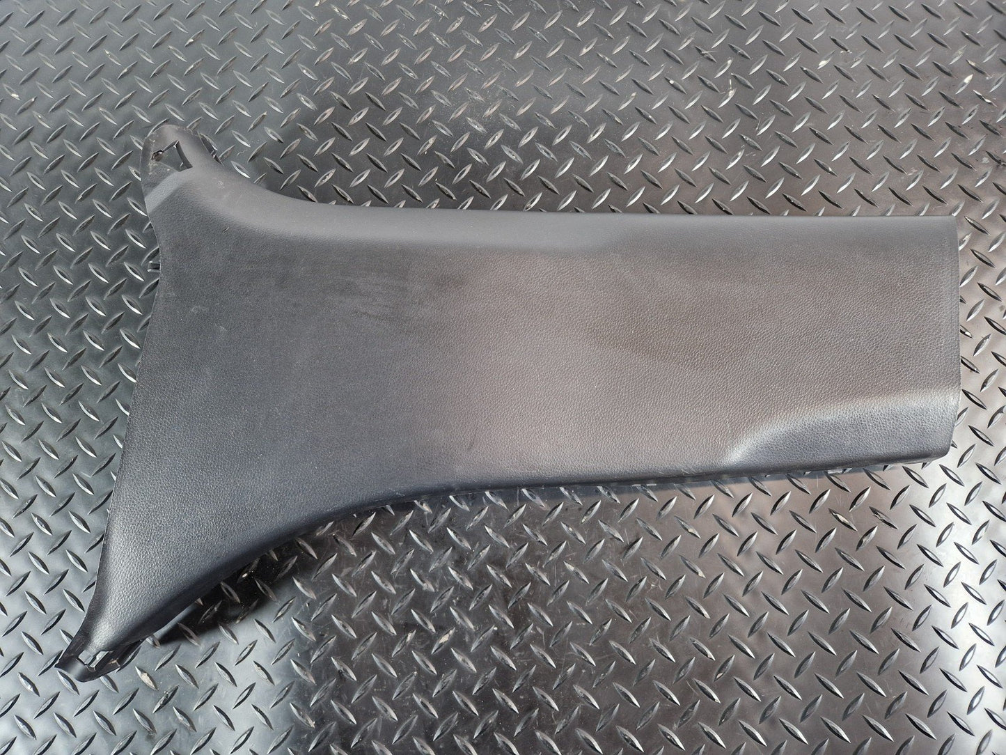 11-19 MERCEDES BENZ ML W166 GENUINE LEFT LOWER B PILLAR TRIM A1666900025