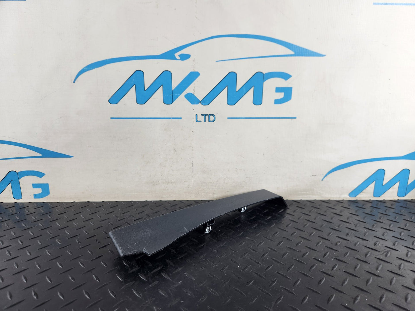 Land Rover Range Rover Evoque L551 SUV Right Side Dashboard Trim R8D2-043C26-A