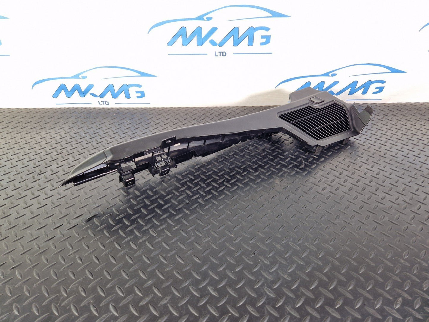 10-13 BMW X5 E70 LCI OEM REAR RIGHT O/S LUGGAGE COMPARTMENT RAIL COVER 6961850