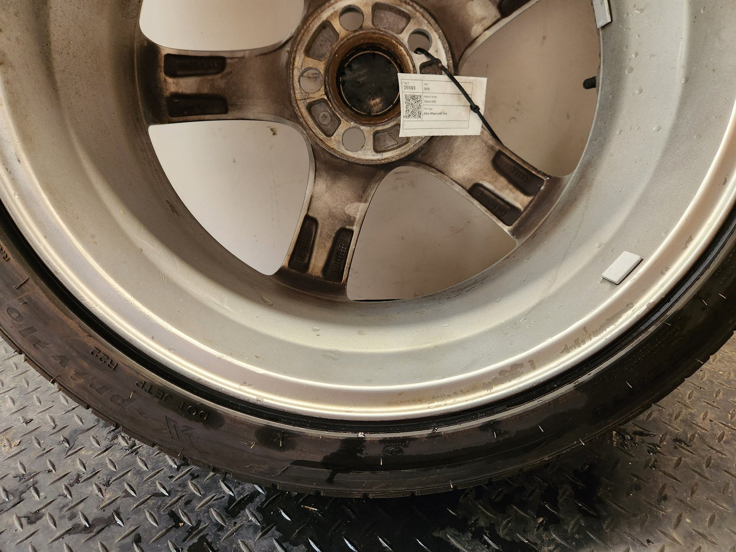 Volvo V50 MK2 FL (MW) 18" Alloy Wheel with Tyre 215/45/18 ~6mm