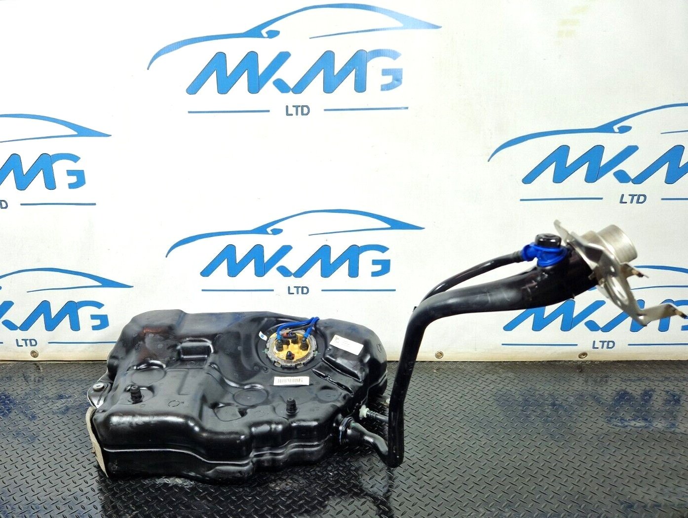 16-24 AUDI A5 F5 COUPE GENUINE DIESEL FUEL TANK WITH PUMP 8W6201021