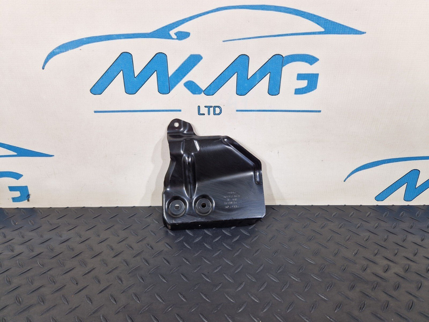 12-17 AUDI S5 CONVERTIBLE LEFT SIDE N/S SEAT BELT ANCHOR PLATE 8F0857786B