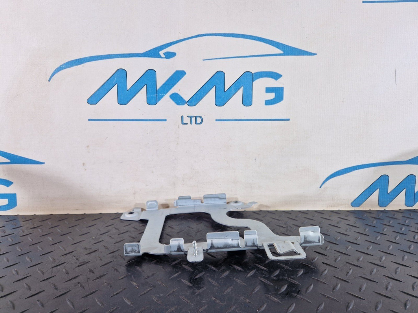 16-19 MERCEDES BENZ GLE W166 CONTROL UNIT BRACKET MOUNT HOLDER A1665456240