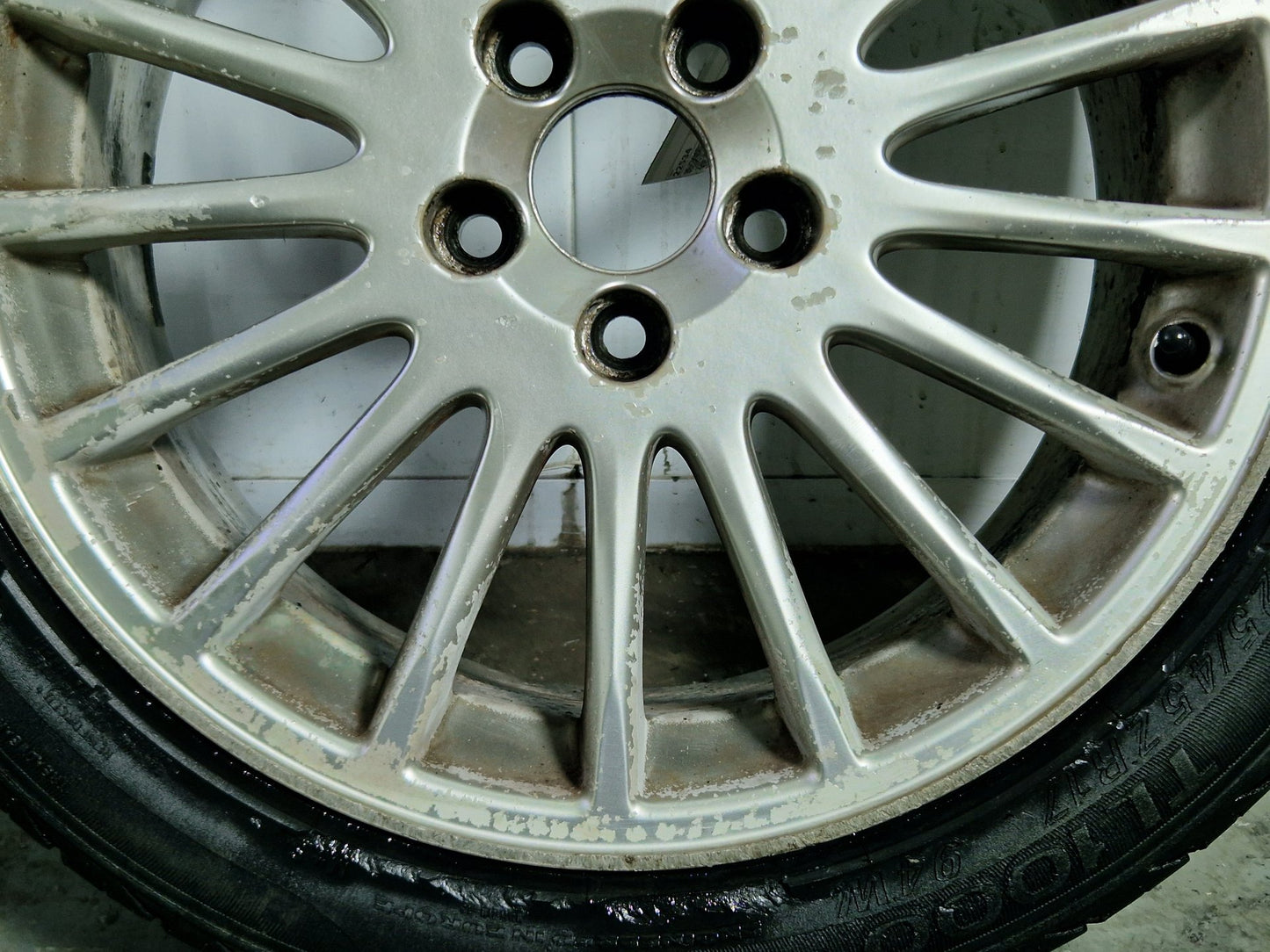 Volvo S60 MK1 17" Alloy Wheel with Tyre 225/45/17 ~5mm 8623719