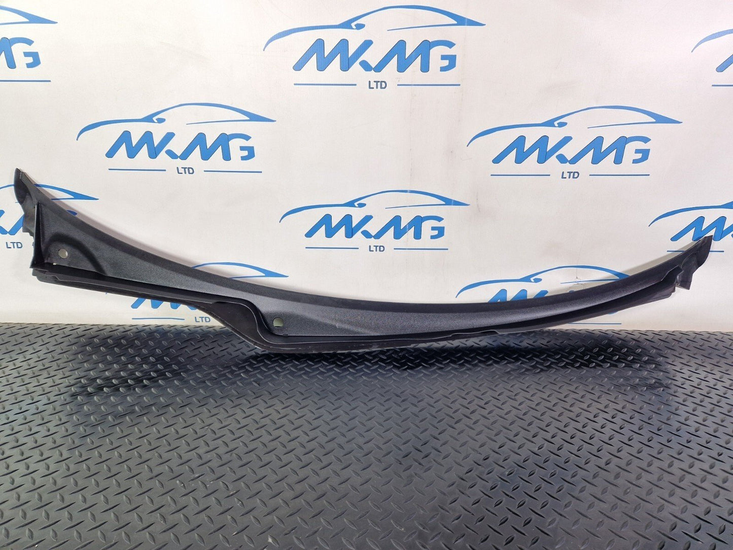 10-18 AUDI A7 4G S-LINE FRONT WINDSCREEN SCUTTLE PANEL WIPER COVER 4G8819403