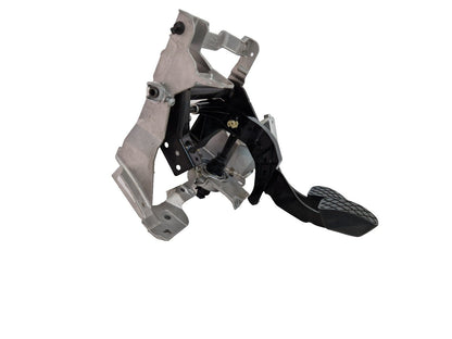 16-19 AUDI A4 B9 GENUINE BRAKE & CLUTCH PEDAL BOX ASSEMBLY 8W2721117