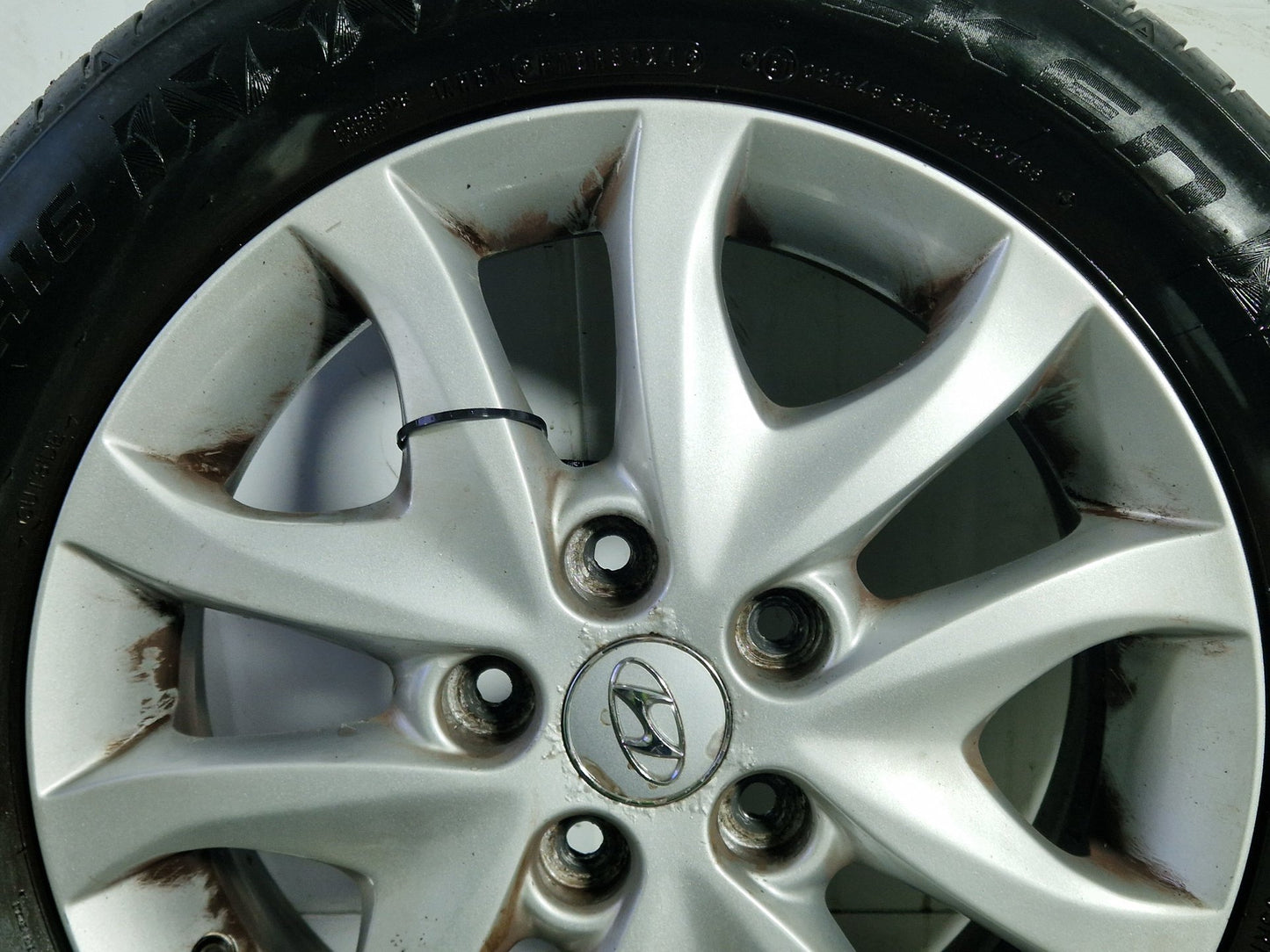 Hyundai i30 MK1 (FD) 5" Alloy Wheel with Tyre 205/55/16 7mm