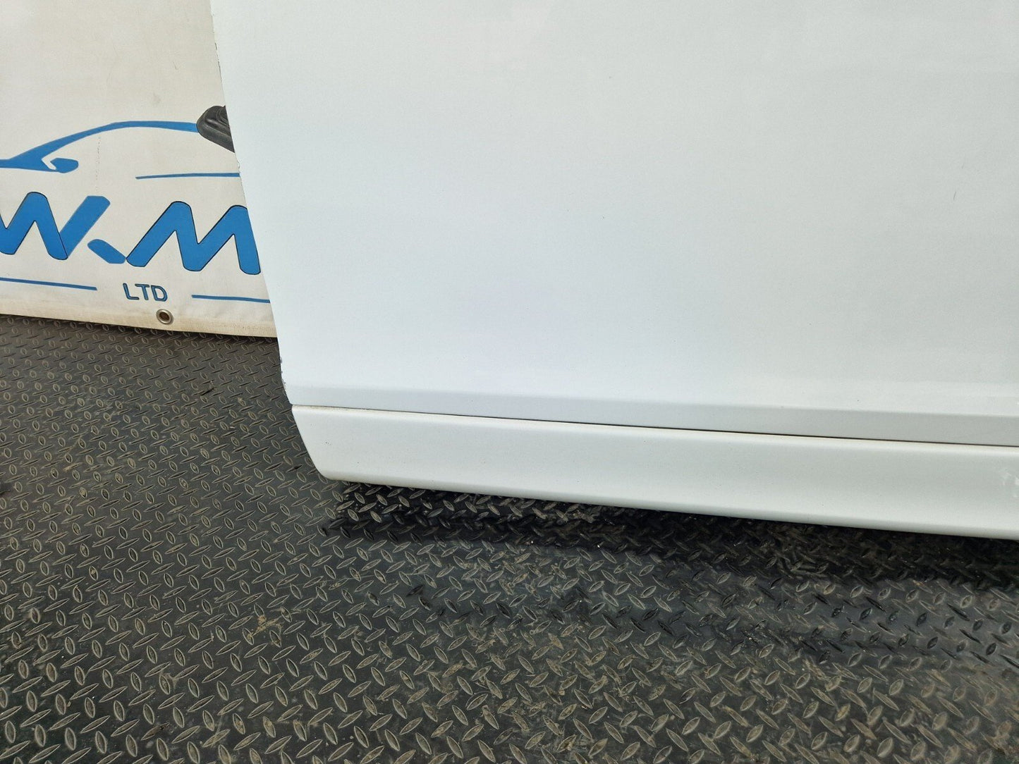 10-15 AUDI Q7 4L GENUINE FRONT LEFT N/S PASSENGER COMPLETE DOOR WHITE S9R