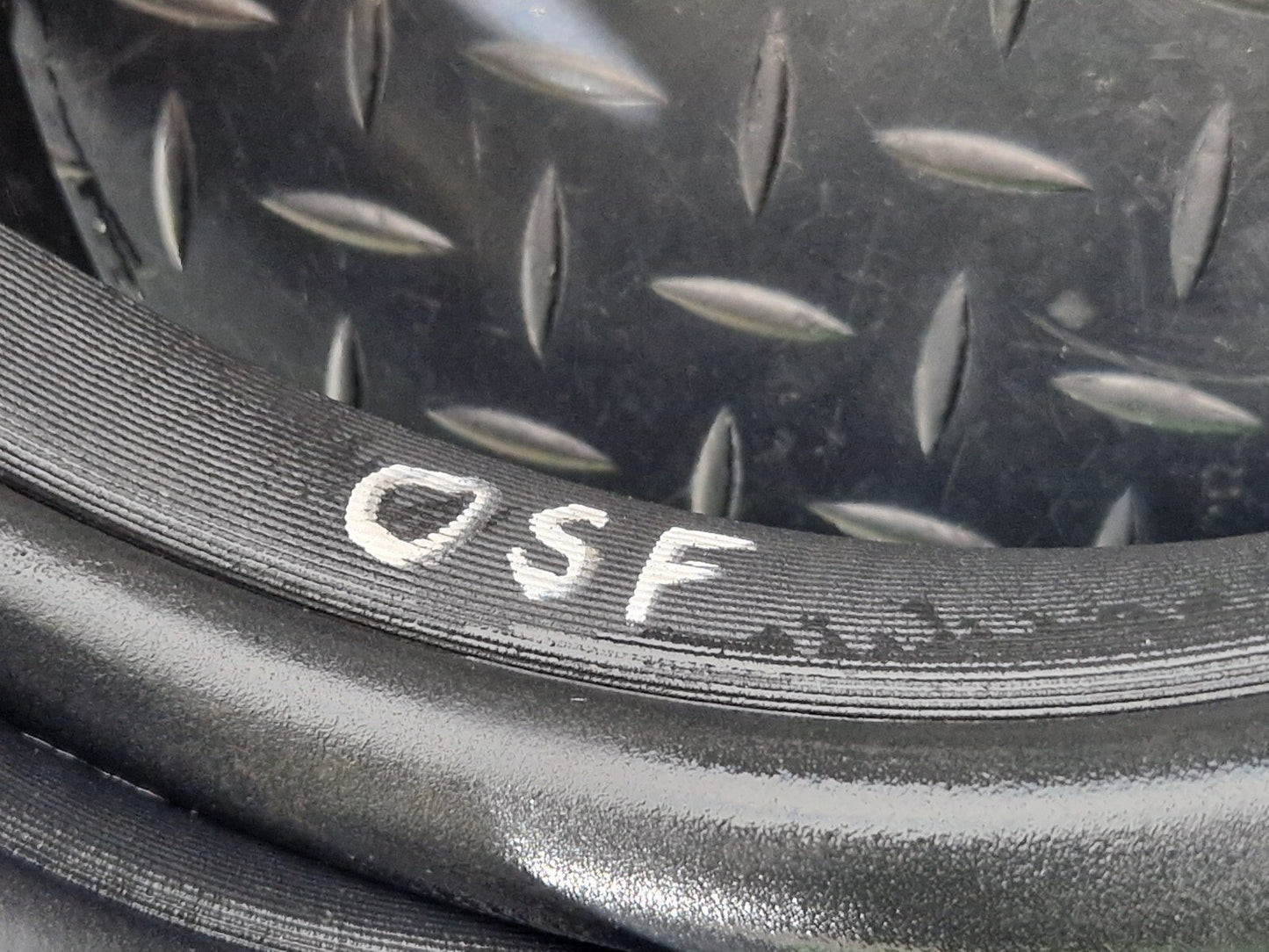 14-21 MERCEDES BENZ C200 W205 FRONT DOOR LEFT SIDE RUBBER SEAL A2056970051
