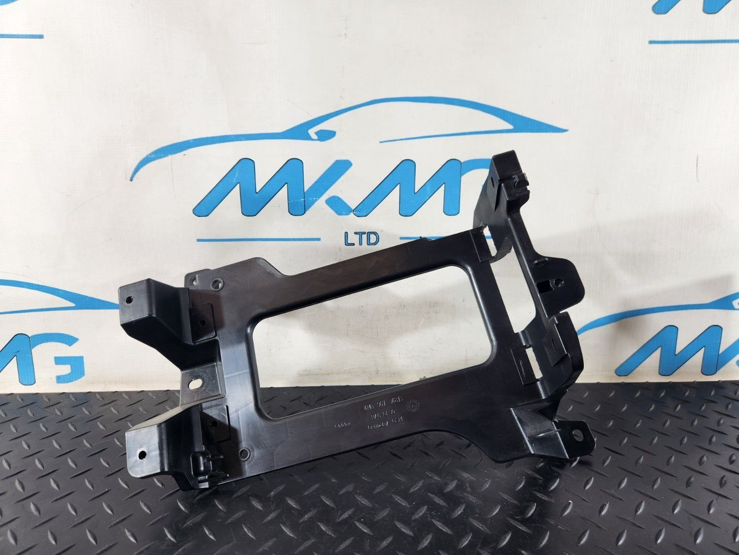 16-20 AUDI Q7 4M GENUINE REAR BOOT AMPLIFIER SUPPORT HOLD BRACKET 4M0907348