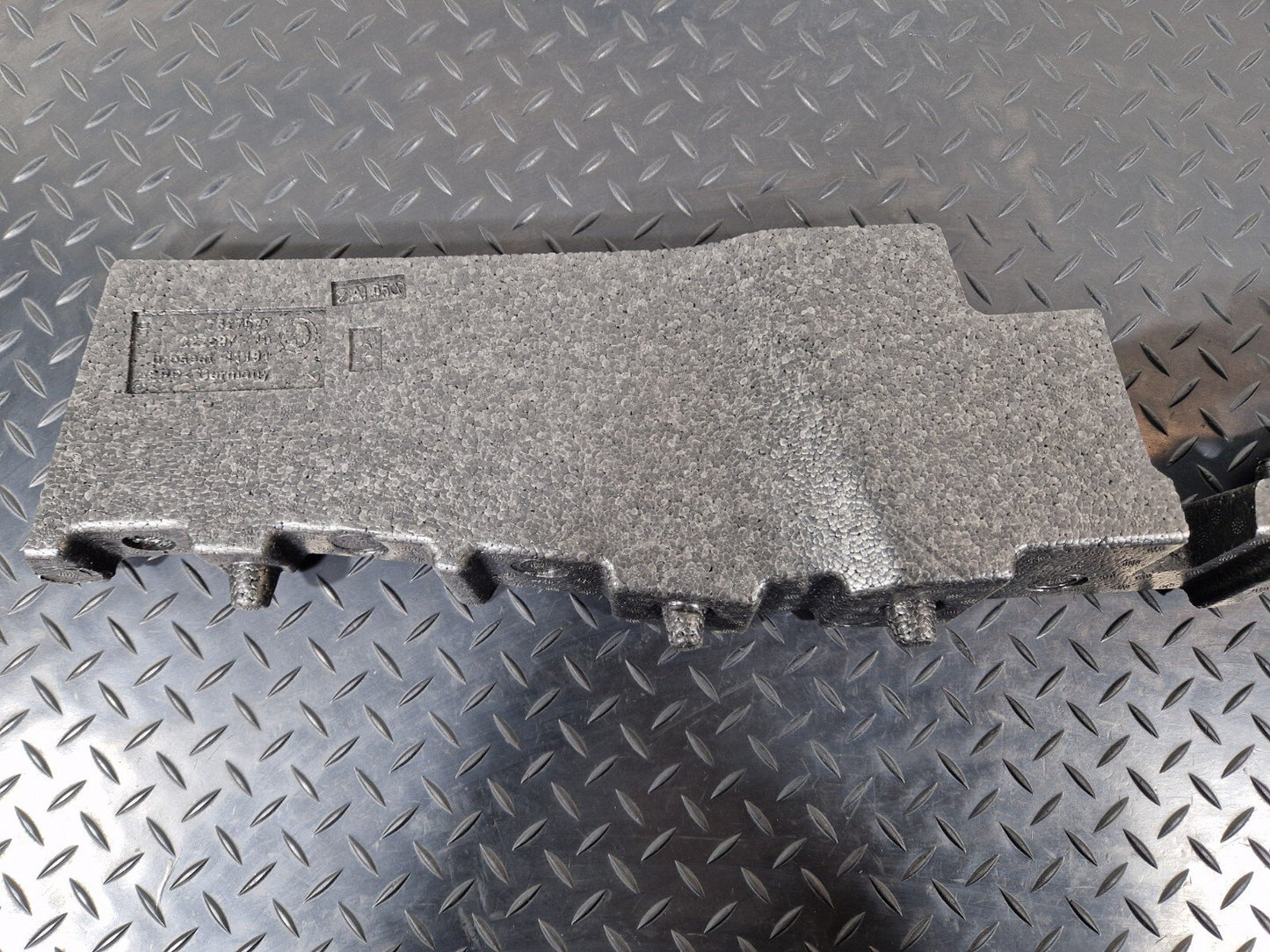 BMW 2 SERIES GRAN TOURER F45 F46 REAR LEFT TRUNK FLOOR SUPPORT FOAM 7327027