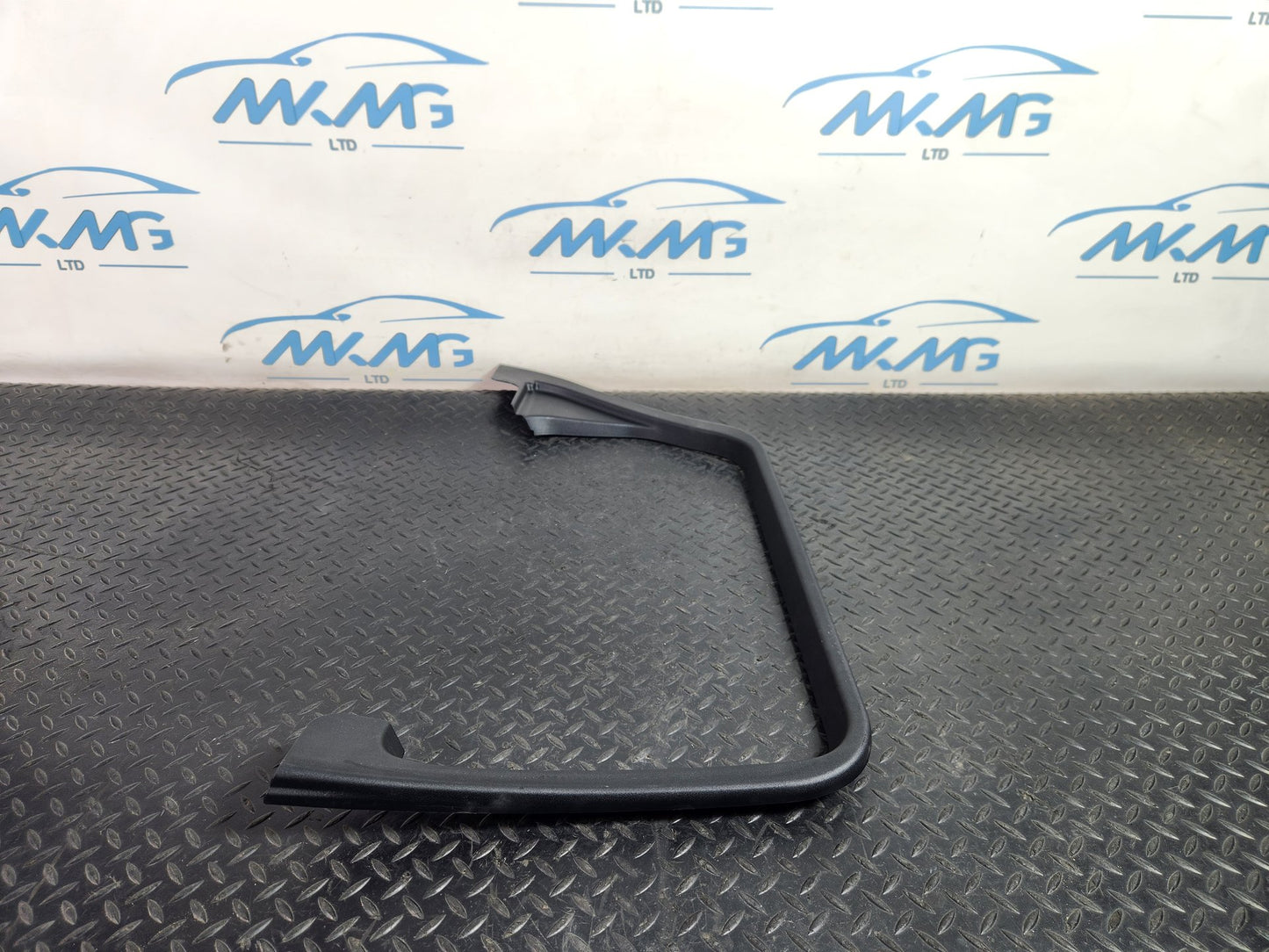 Range Rover Evoque L551 SUV Rear Left Outer Window Frame Trim K8D2-25515-AB
