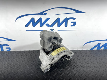 13-19 MERCEDES BENZ CLA C117 GENUINE 2.1 CDI ENGINE MOUNT BRACKET AC46000DF