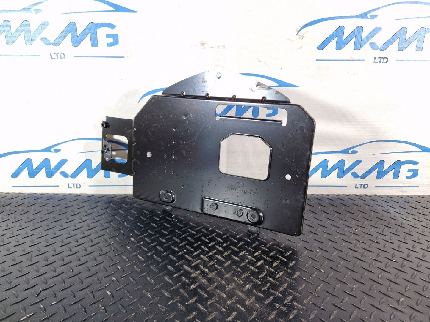 16-19 MERCEDES BENZ GLE W166 GENUINE BRACKET MOUNT PANEL TRAY A1665450048