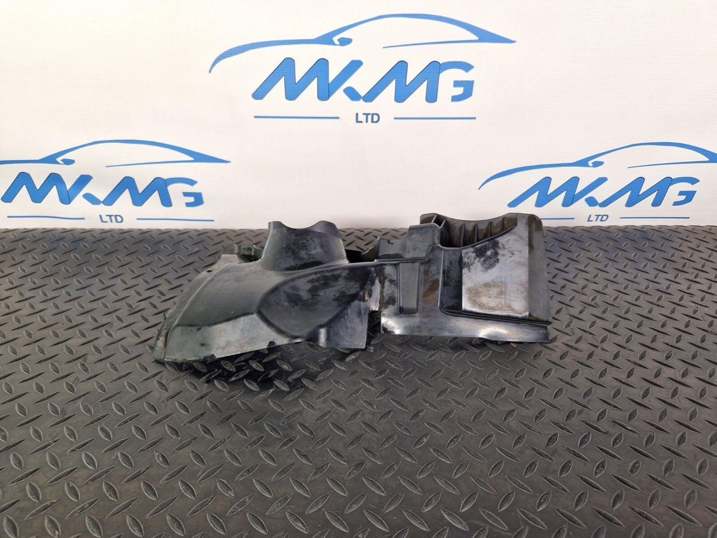 18-ON MERCEDES A CLASS W177 OEM UNDERBODY ENGINE TRAY TRIM COVER A2475240000