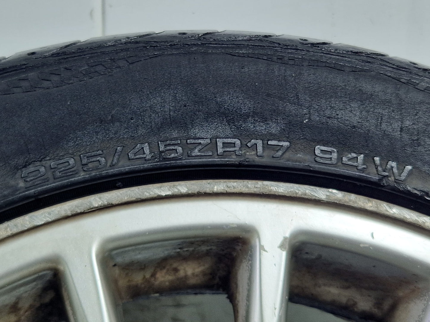 Volvo S60 MK1 17" Alloy Wheel with Tyre 225/45/17 ~4mm 8623719