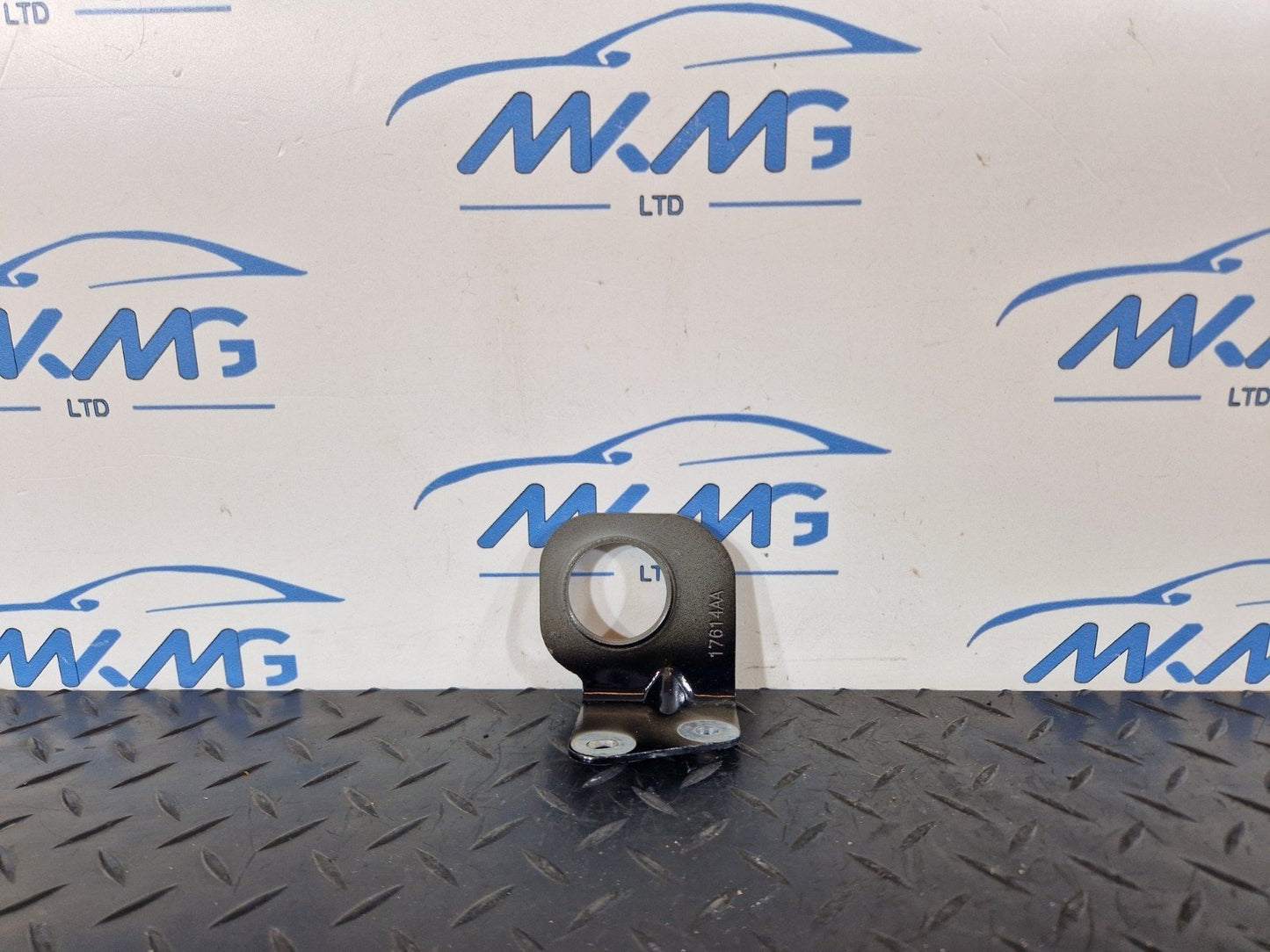 19-ON RANGE ROVER EVOQUE L551 GENUINE FRONT LEFT WING FENDER BRACKET 17614AA