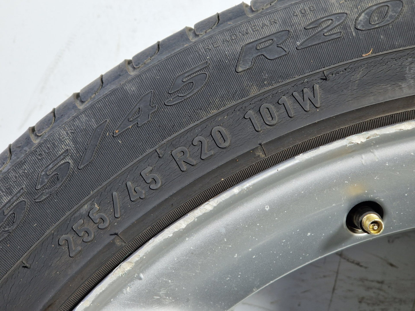 Audi Q7 4L 20" Alloy Wheel with Tyre 255/45/20 ~3mm 4L0601025BD 4L0601025BE