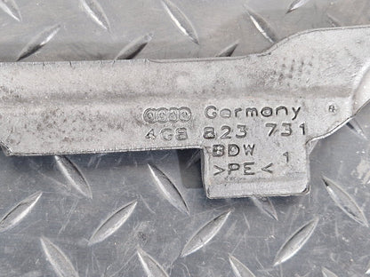 10-18 AUDI A7 4G S-LINE OEM FRONT LEFT WING SEAL 4G8823731