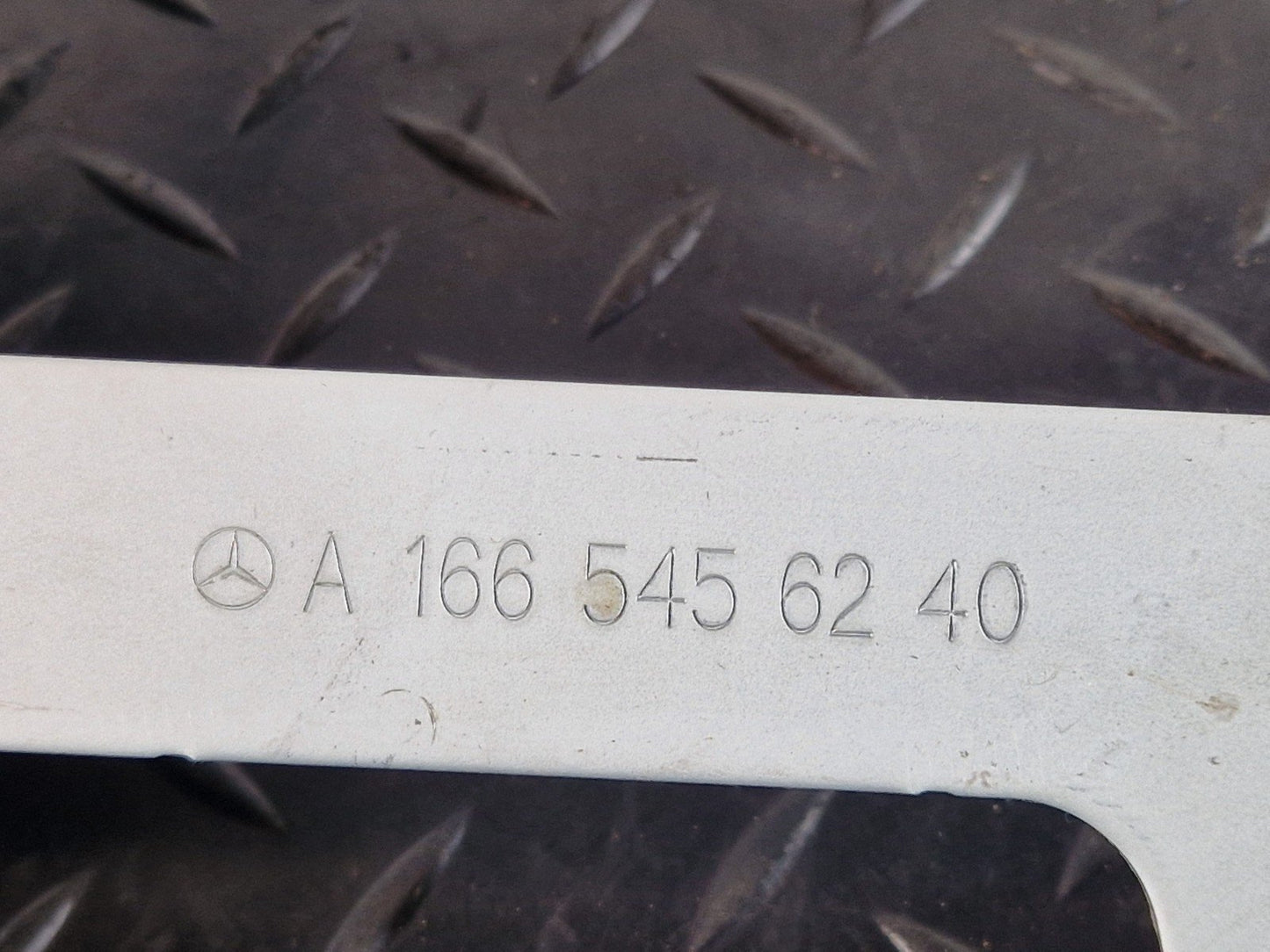 16-19 MERCEDES BENZ GLE W166 CONTROL UNIT BRACKET MOUNT HOLDER A1665456240