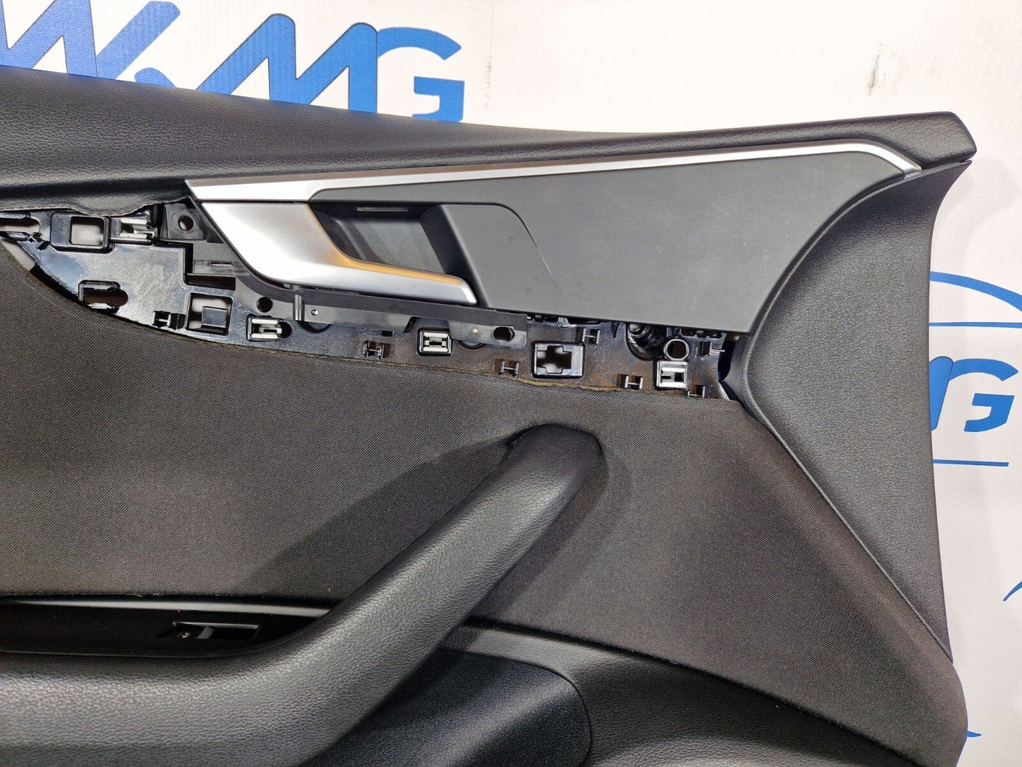 16-19AUDI A4 B9 ESTATE GENUINE FRONT PASSENGER SIDE DOOR CARD PANEL 8W0867133