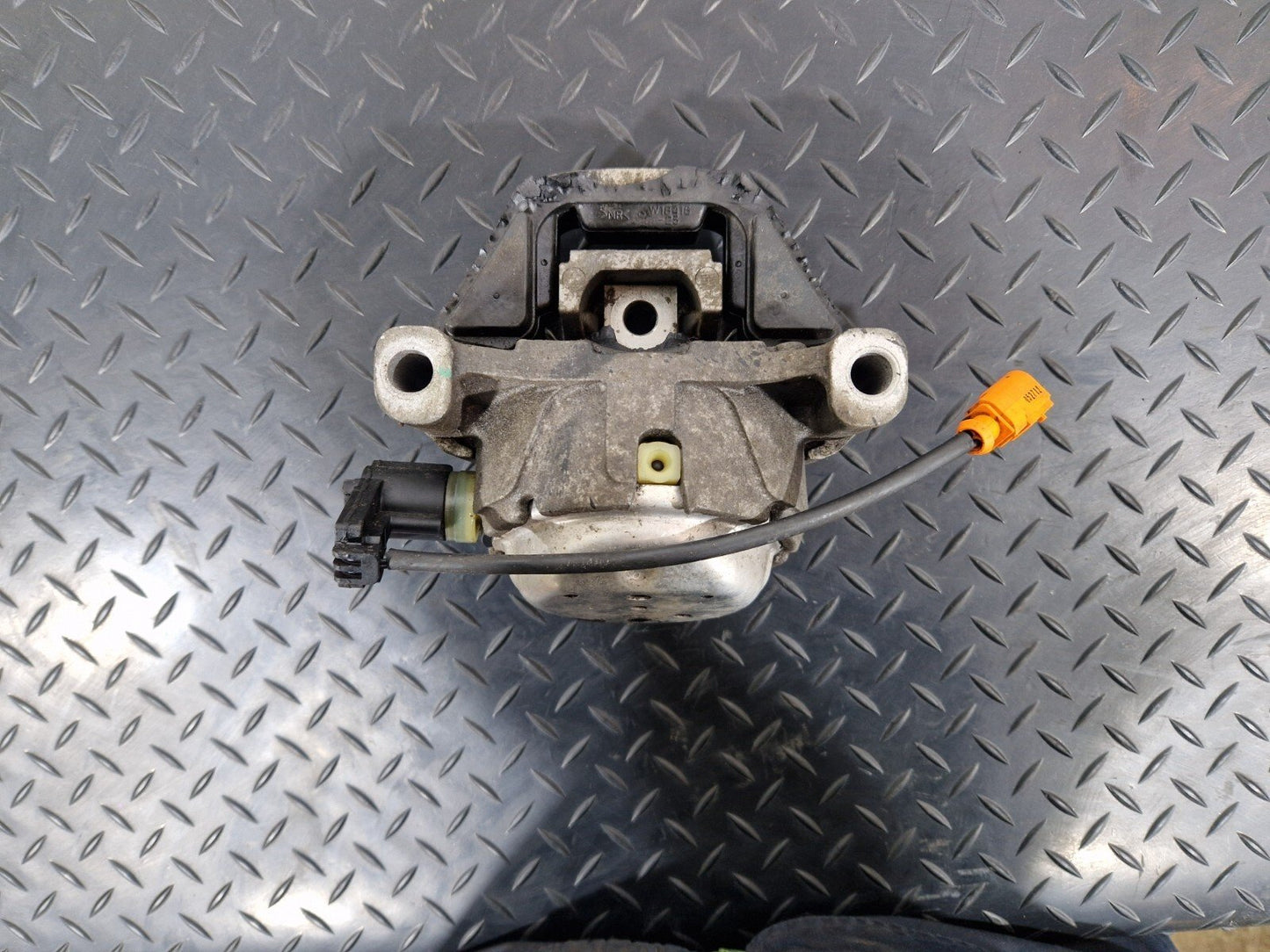 10-18 AUDI A7 4G S-LINE TRANSMISSION MOUNT MP5161