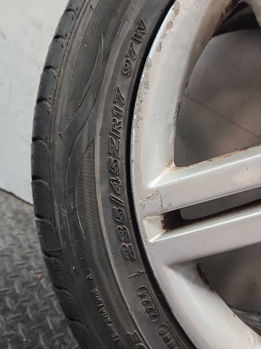 Audi A4 B7 17" Alloy Wheel with Tyre 235/45/17 ~4mm 8E0601025AS