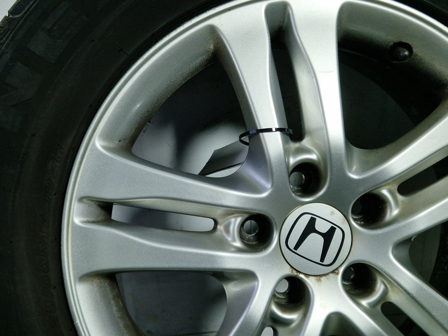Honda CR-V MK3 FL (RE58) 17" Alloy Wheel with Tyre ~6mm 225/65/17
