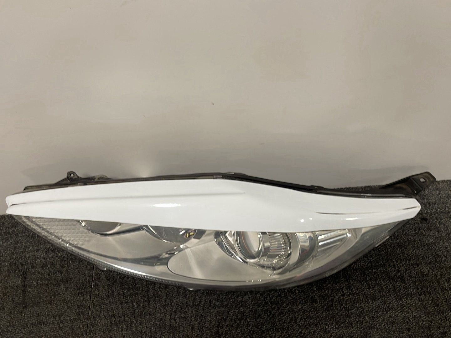 Ford Fiesta MK7 Hatchback Front Left N/S Passenger Headlight 8A61-13W030-DG