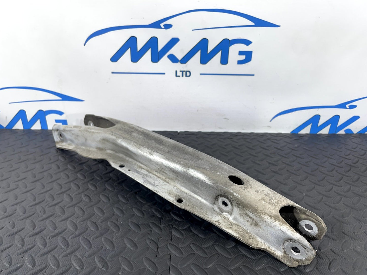 12-18 MERCEDES A B CLA W246 W176 C117 REAR LEFT / RIGHT CONTROL ARM A2463520202