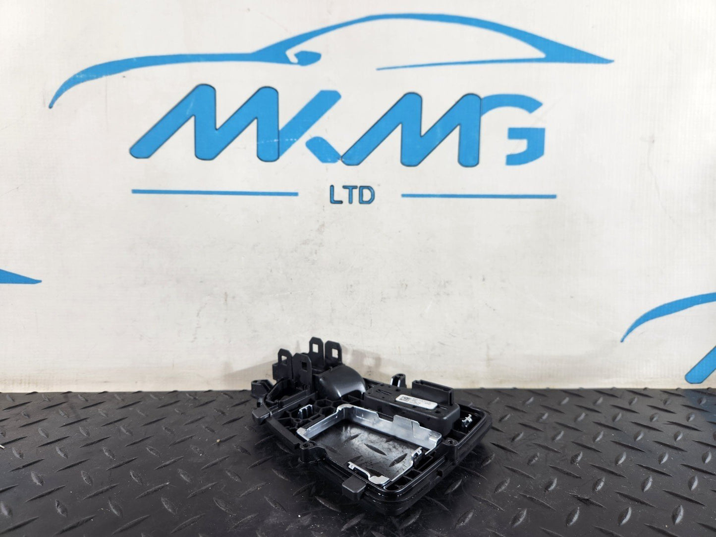 Audi Unknown Part Type 4M2713111D