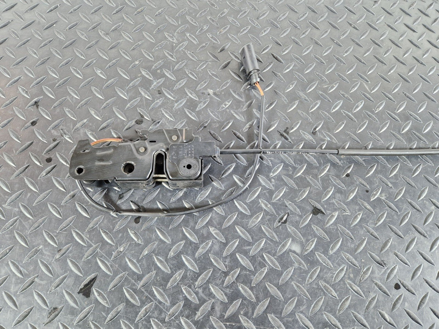 12-17 AUDI S5 CONVERTIBLE OEM BONNET LOCK LATCH MECHANISM 8T0823509