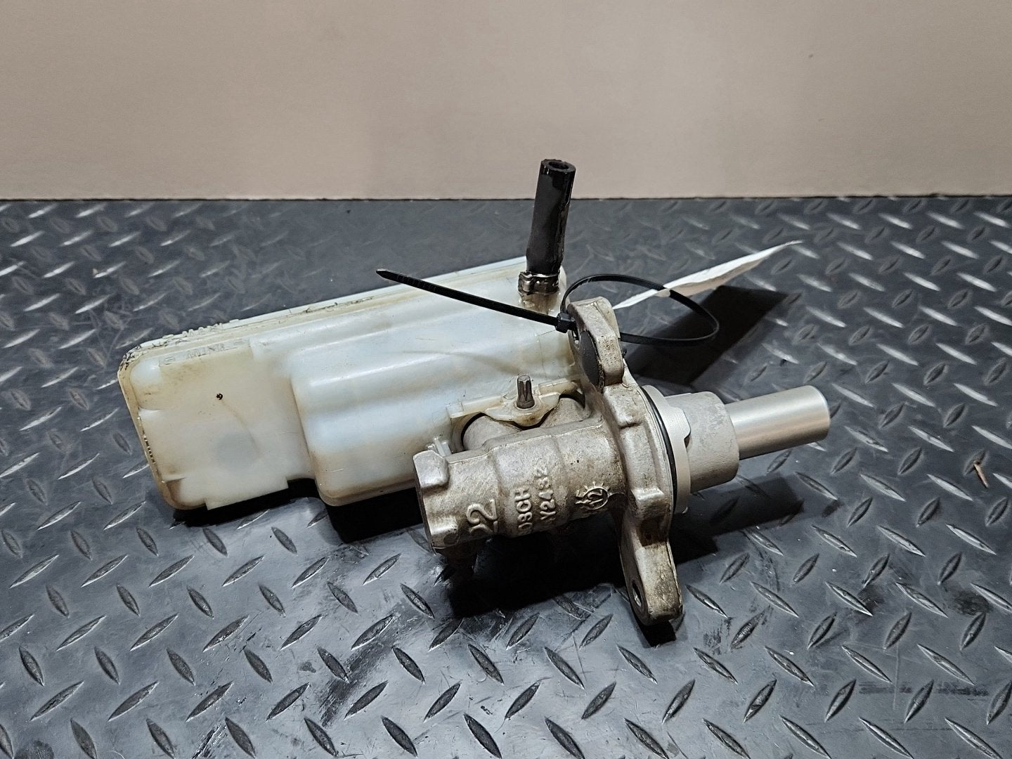 Mercedes-Benz Citan W415 Cargo Van Genuine Brake Master Cylinder 0204051558