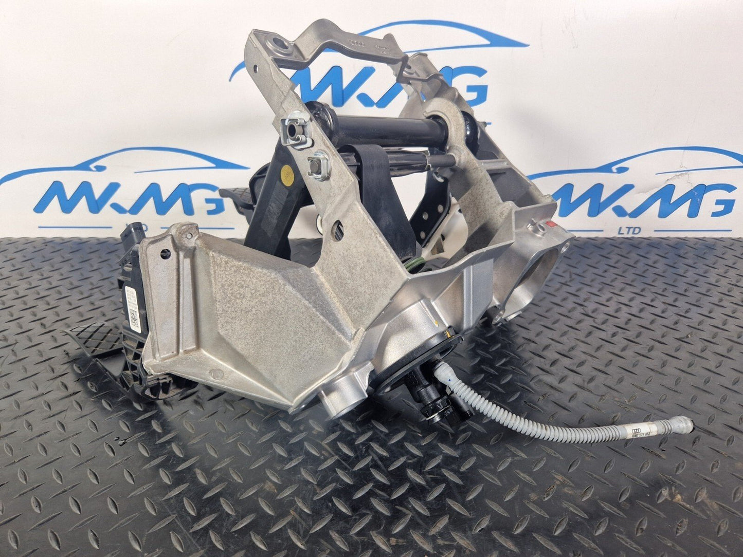 16-19 AUDI A4 B9 2.0TDI MANUAL COMPLETE CLUTCH/BRAKE/ACCELERATOR PEDALS