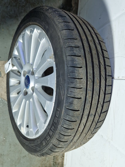 2009 Ford Fiesta MK7 Alloy Wheel with Tyre 195/45/16 ~6mm 8V21-1007-HA
