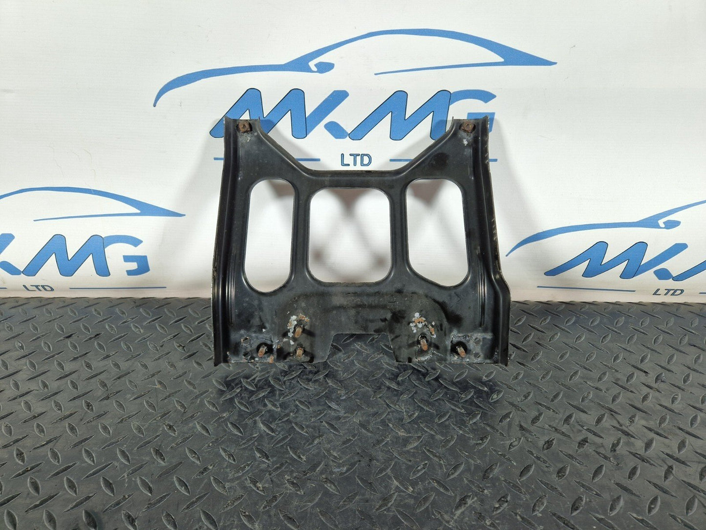 14-23 MERCEDES BENZ VITO W447 FRONT CENTRE SUPPORT BRACKET COWL A4478801003