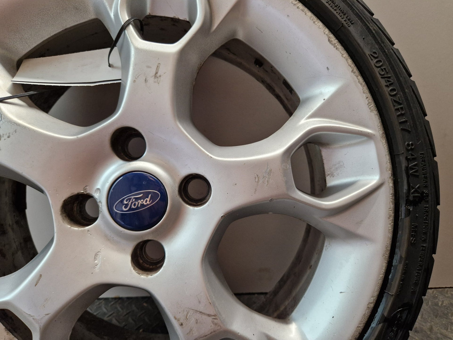 Ford Fiesta MK7 17" Alloy Wheel with Tyre 205/40/17 ~5mm