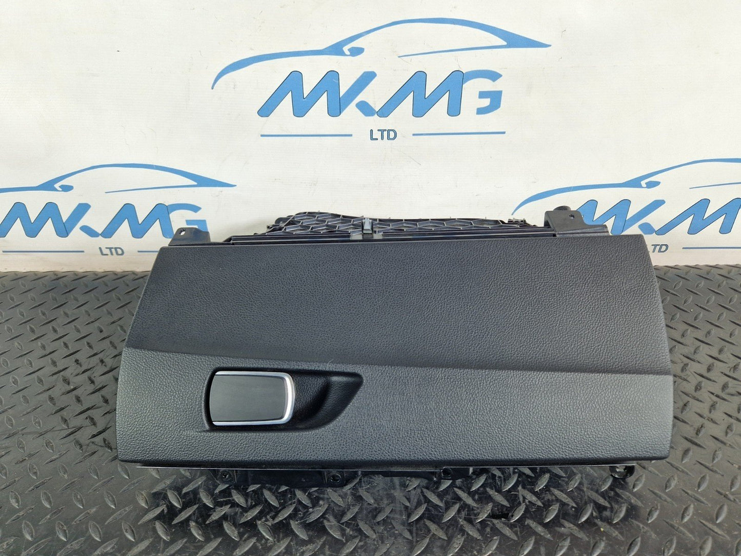 BMW 118i F22 Genuine Glove Box 9227250