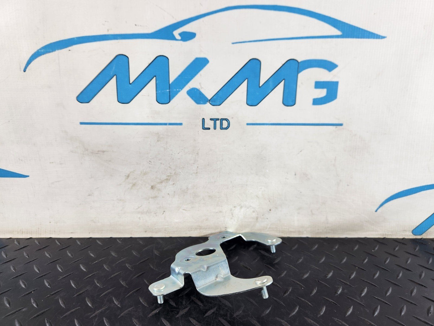 Land Rover Unknown Part Type DK6218K083AA