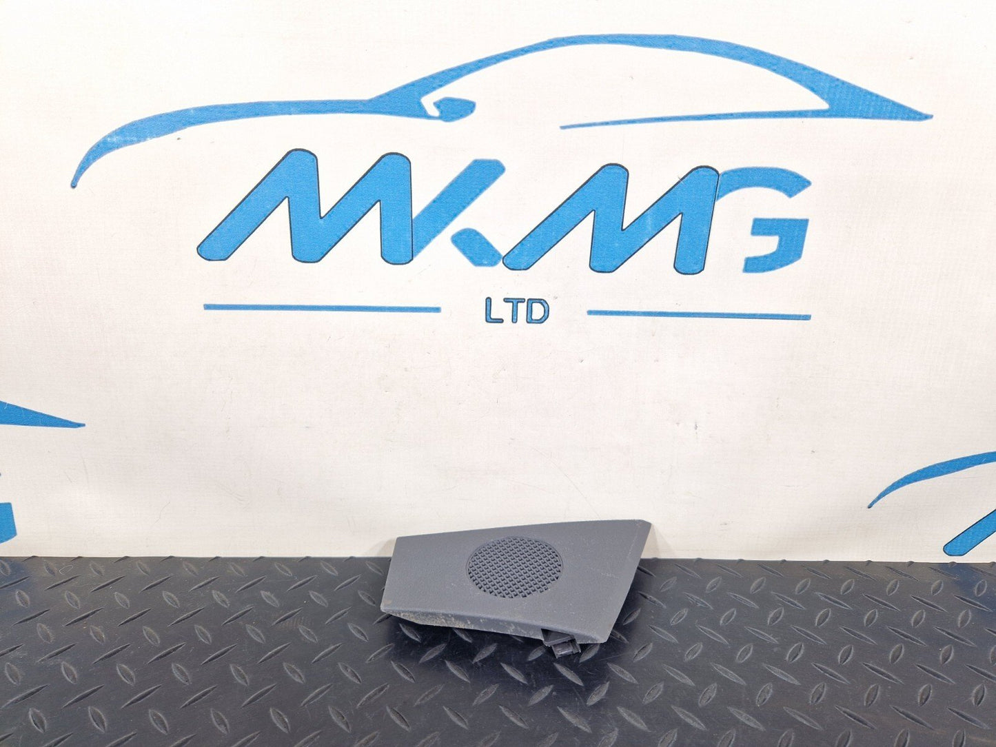 18-ON MERCEDES BENZ SPRINTER W907 W910 RHD RIGHT SPEAKER COVER A91008270400