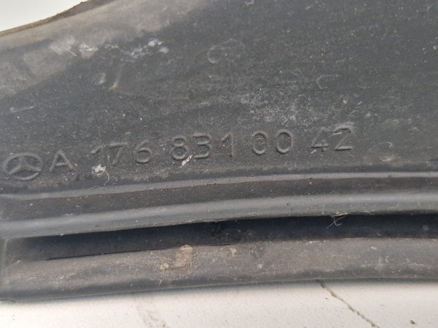 14-19 MERCEDES BENZ GLA X156 OEM ENGINE GASKET SEAL BONNET HOOD A1768310042