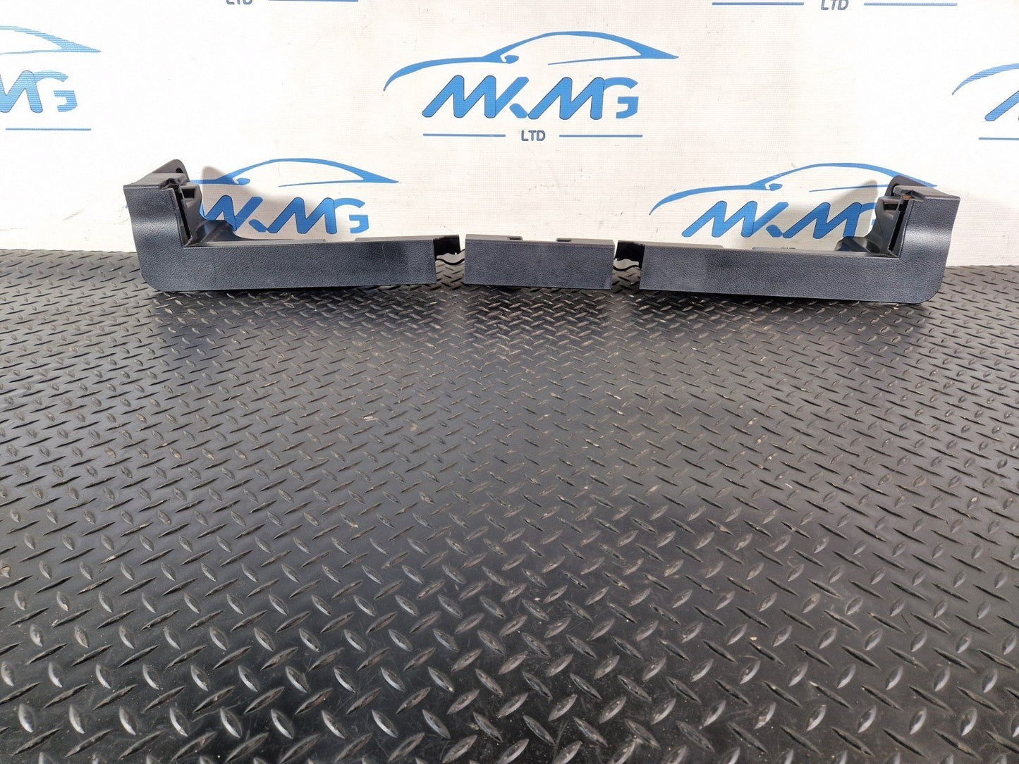 19-ON MERCEDES BENZ B CLASS W247 TAILGATE BOOT TRUNK FLOOR BRACKET A2476806403