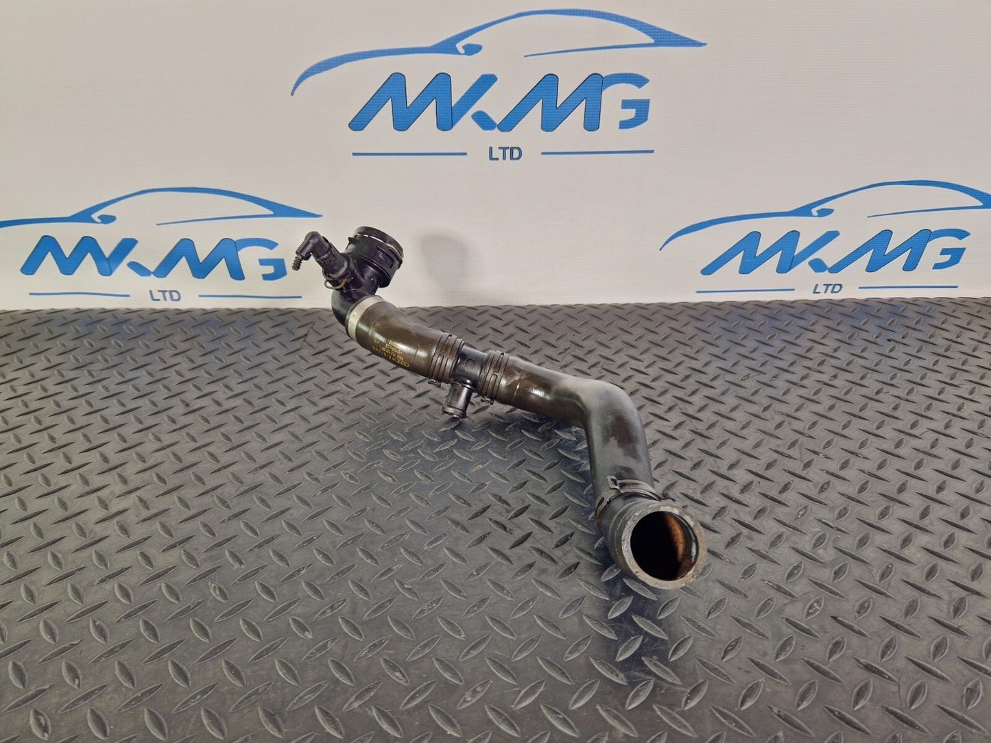 10-15 AUDI Q7 4L GENUINE OEM ENGINE COOLING SYSTEM WATER HOSE PIPE 7L8121051