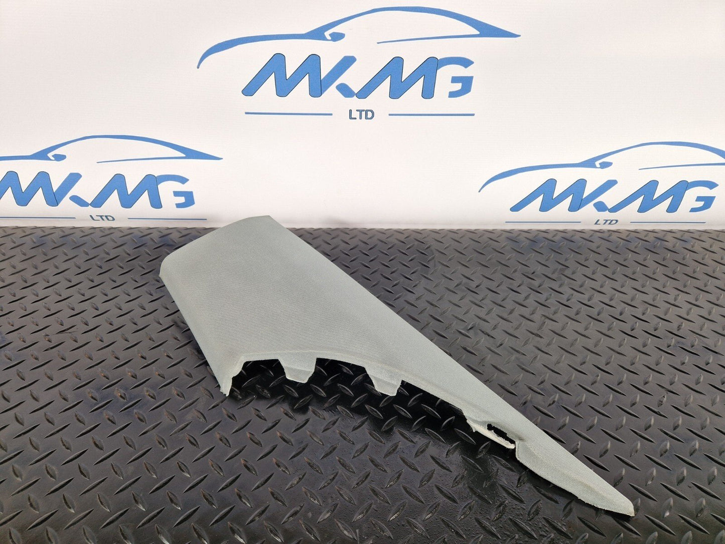 16-19 AUDI A4 B9 SALOON GENUINE REAR RIGHT O/S C-PILLAR TRIM COVER 8W5867246