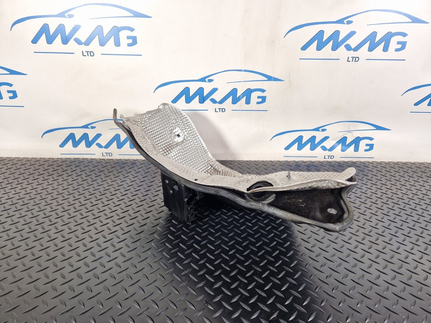 10-18 AUDI A7 4G S-LINE EXHAUST SILENCER HEAT SHIELD 4G0804165D 4G0819532B